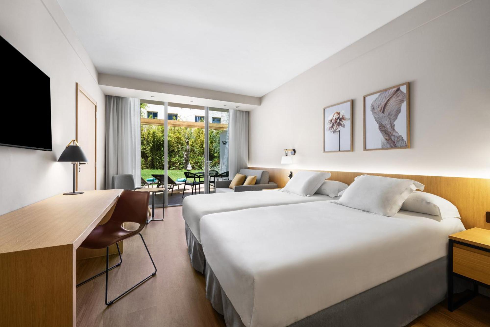 Superior Double or Twin Room with Terrace